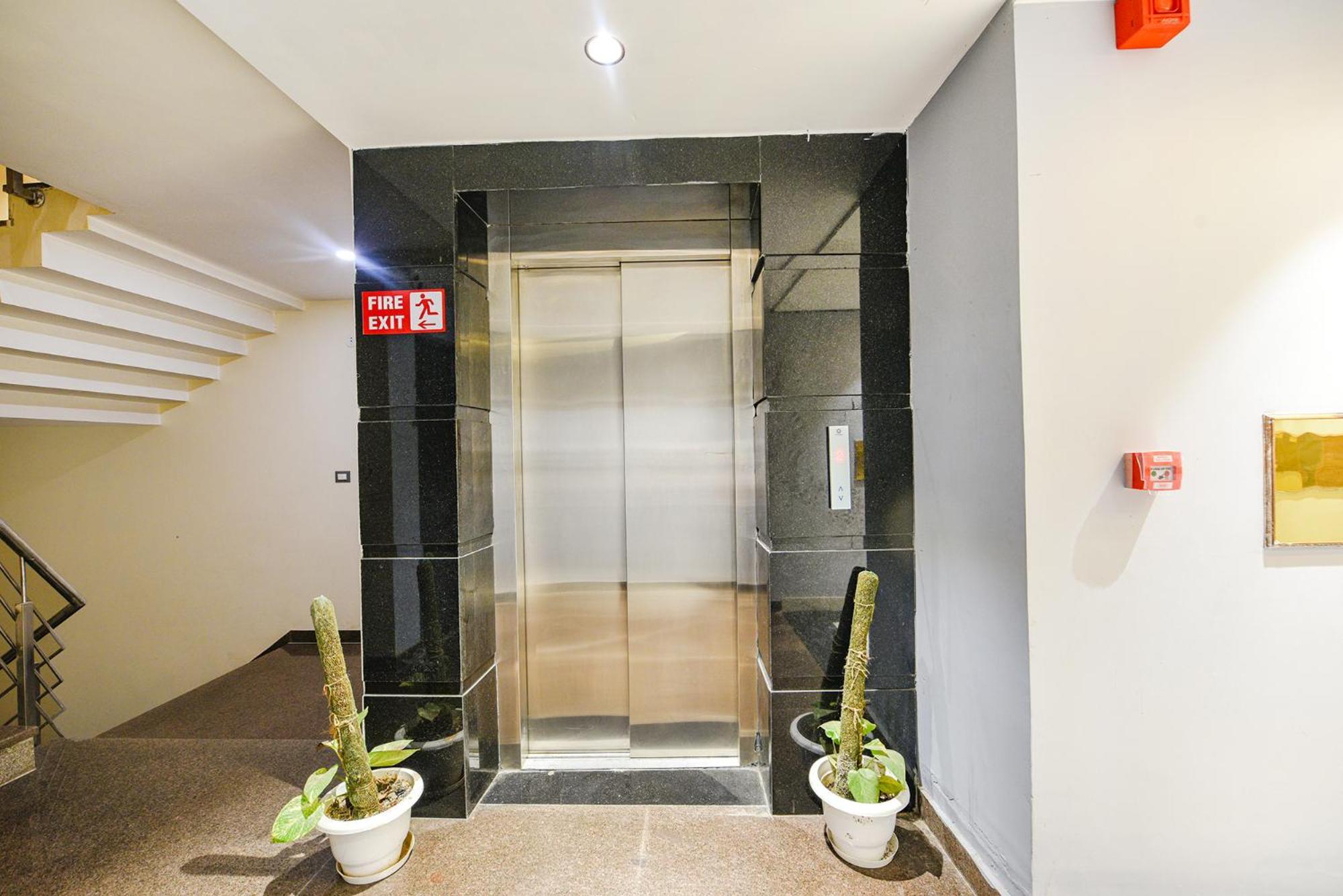 Fabhotel Prime Apple Tree Residency Új-Delhi Kültér fotó